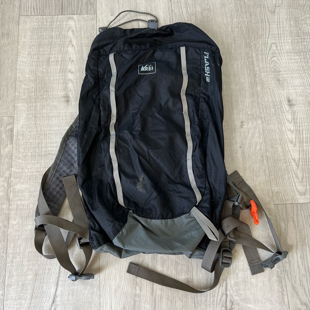 REI Flash Pack 18